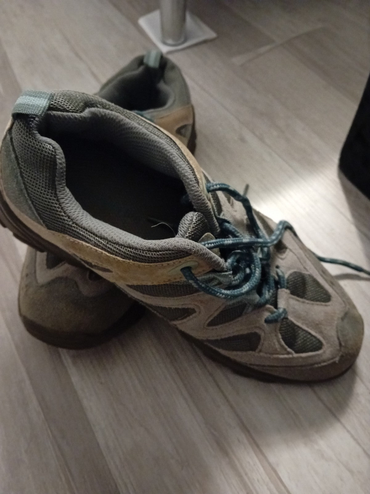 Ladies Mountain Life Trainers Size 4 Beige Free Delivery