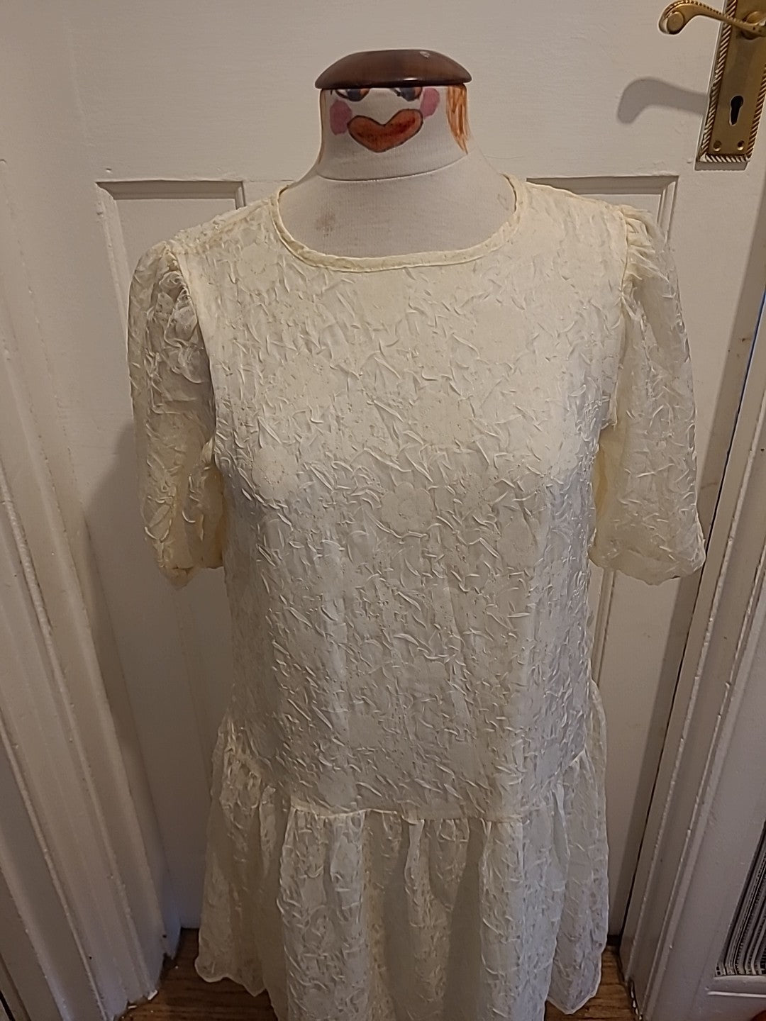 Ladies Na-Kd Size Euro 36 Pale Cream Lined Floral Short Sleeved Dress
