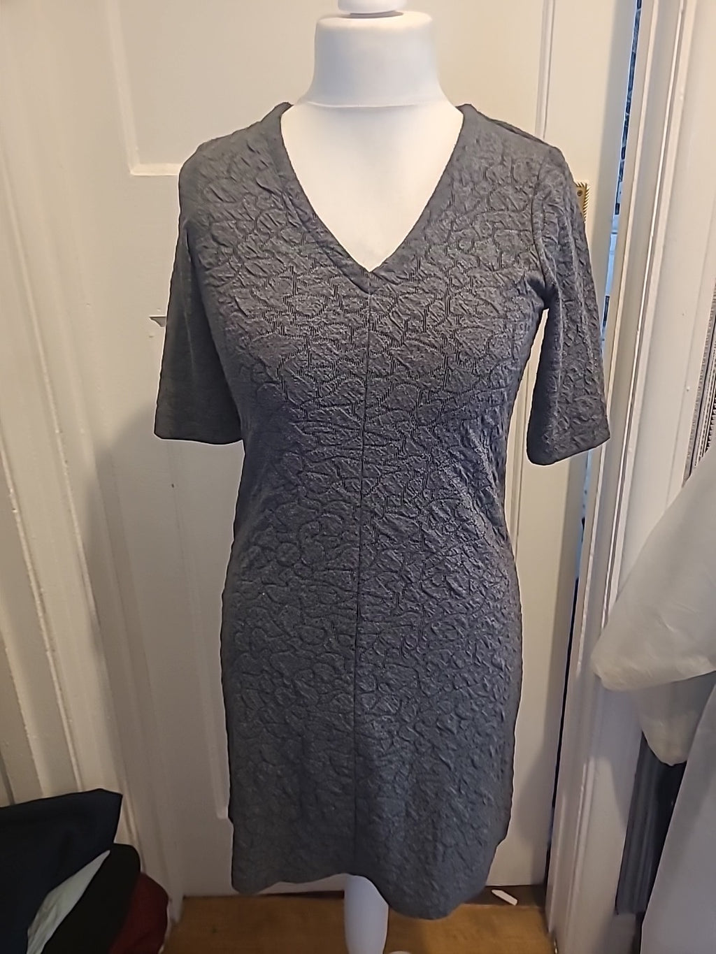 Ladies Sandwich Size XS Grey V Neck Short Sleeved Dress
