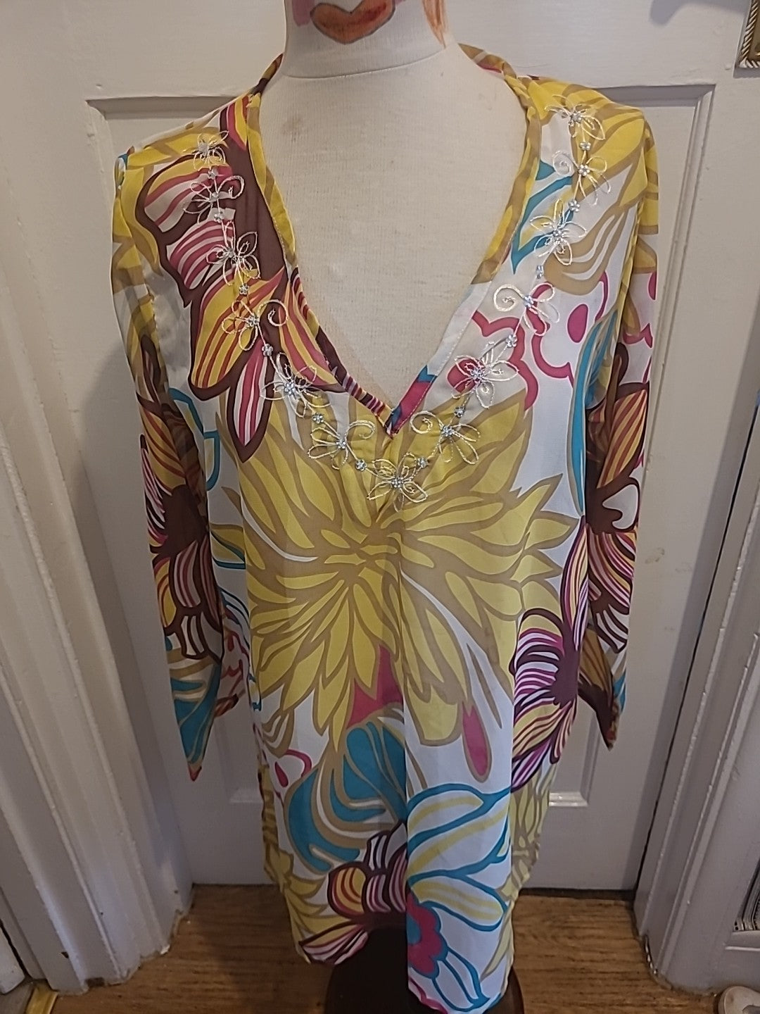 Ladies Beach Top Size Med Multicoloured Long Sleeved