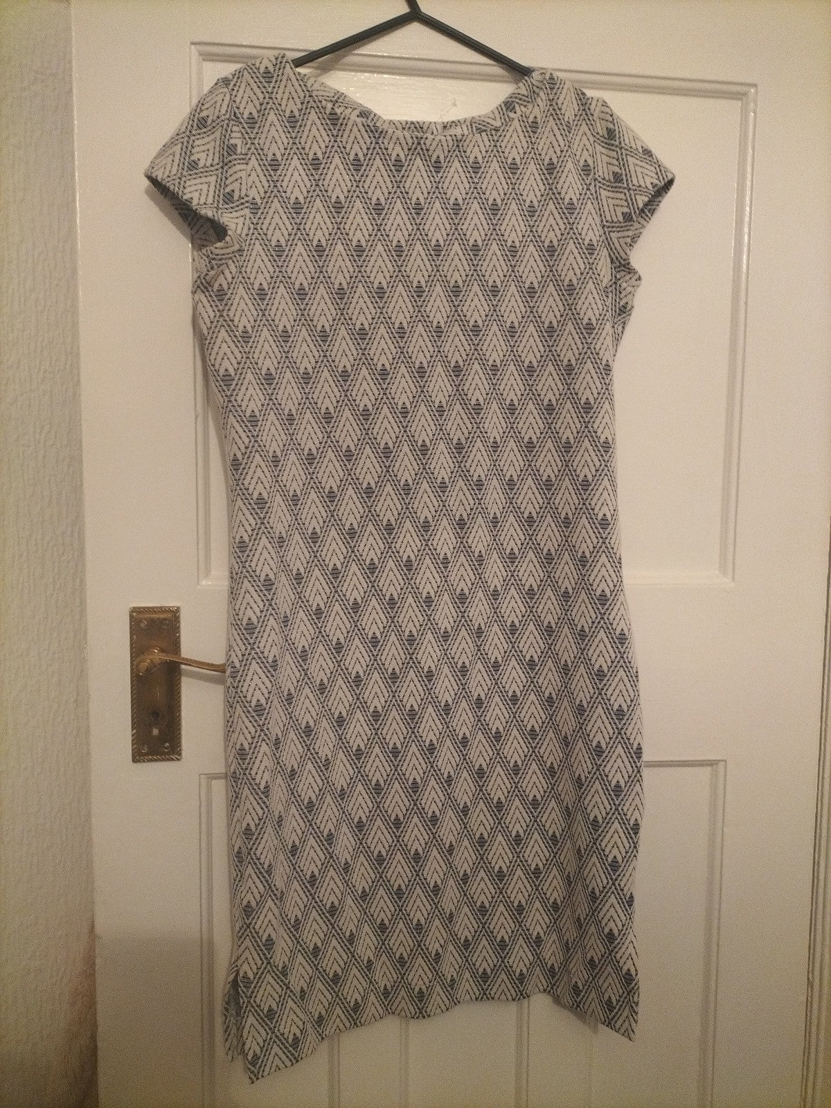 Ladies Next Size 6 White/Silver/Navy Shimmery Short Sleeved Dress