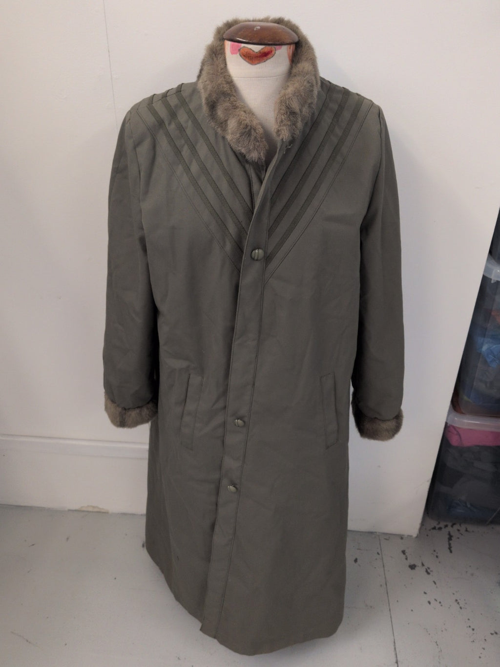Dannimqc Royale Large Green Faux Fur Jacket