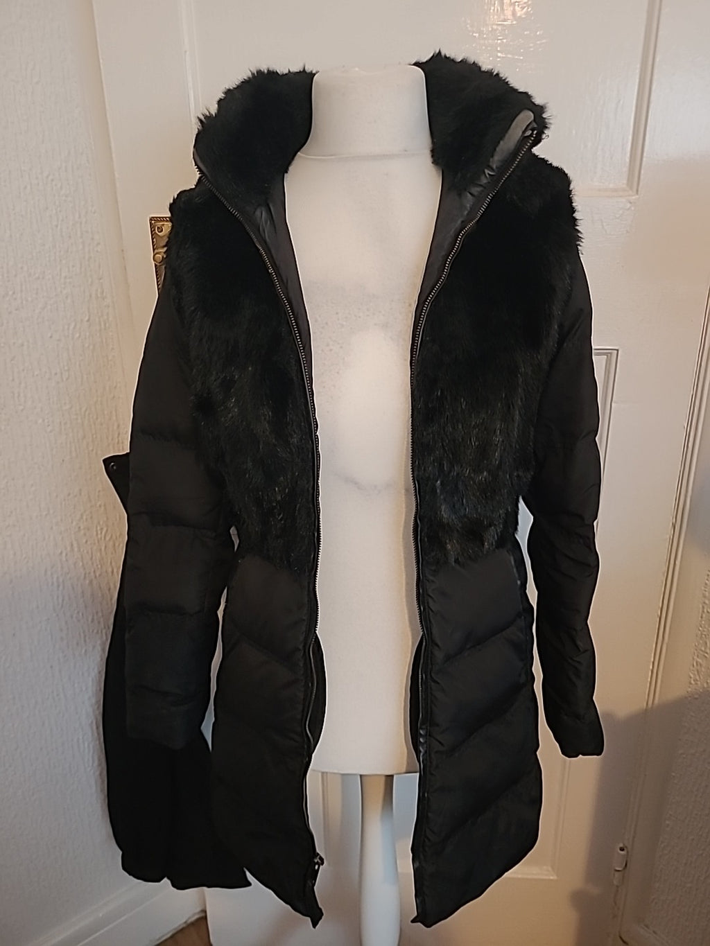 Ladies Rachel Size XS Black Faux Fur Zipped Jacket