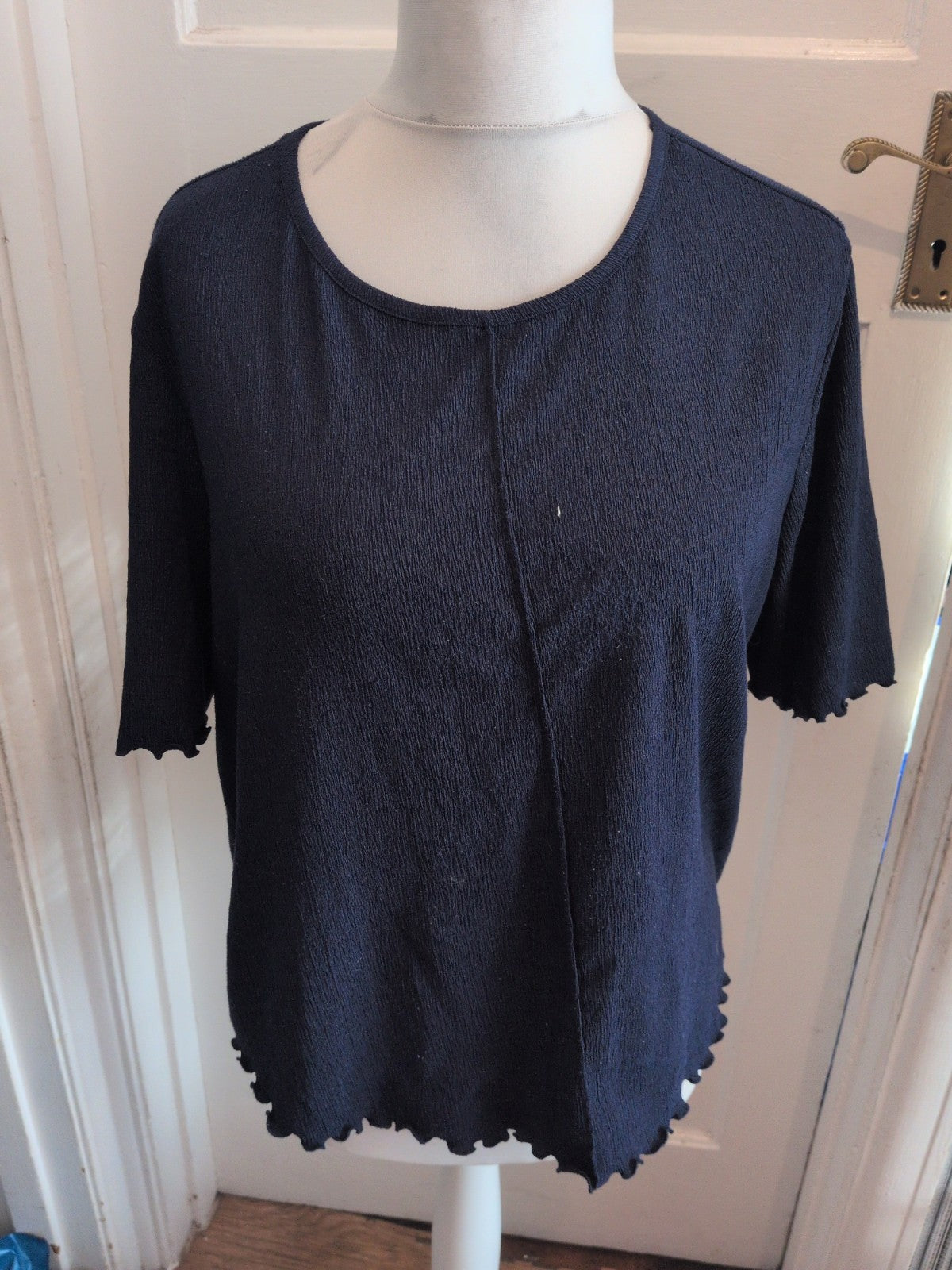 Ladies Matalan Size 20 Navy Scallop Hem Short Sleeve Blouse