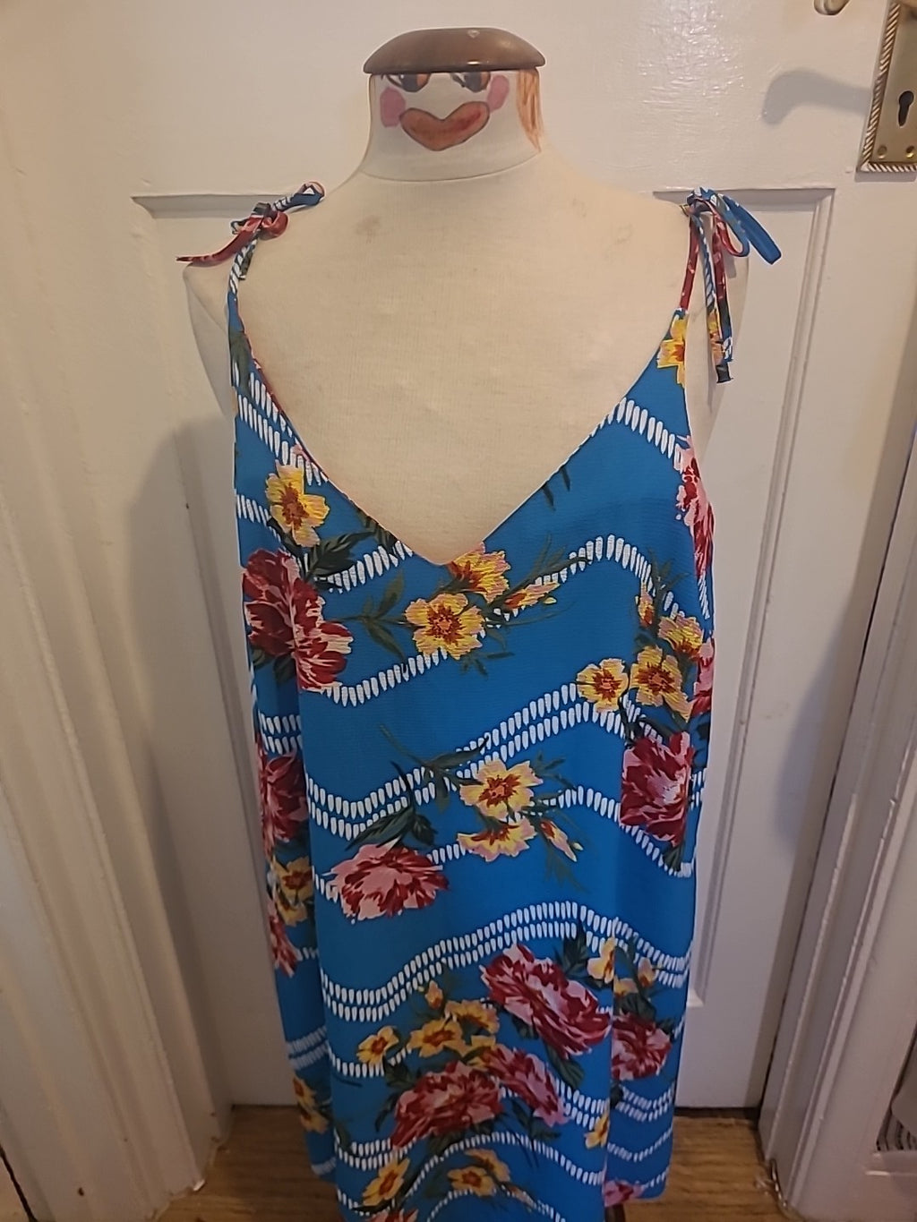 Brand New Ladies Papaya Size 16 Blue Floral Sleeveless Dress