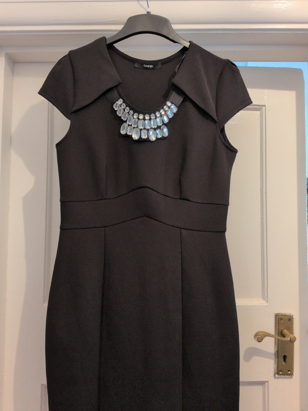 Ladies George Size 10 Black Short Sleeve Round Neck Diamonte Neck Dress.