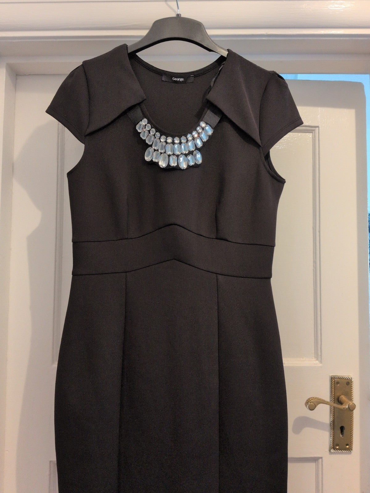 Ladies George Size 10 Black Short Sleeve Round Neck Diamonte Neck Dress.