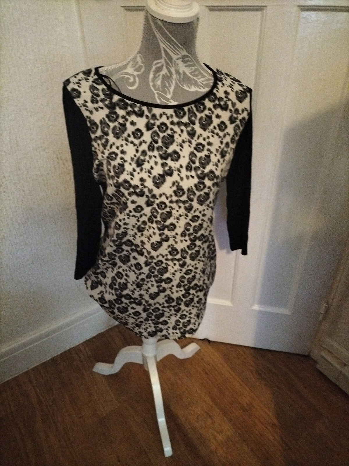 Ladies Papaya 12 Black And Cream Long Sleeve Blouse