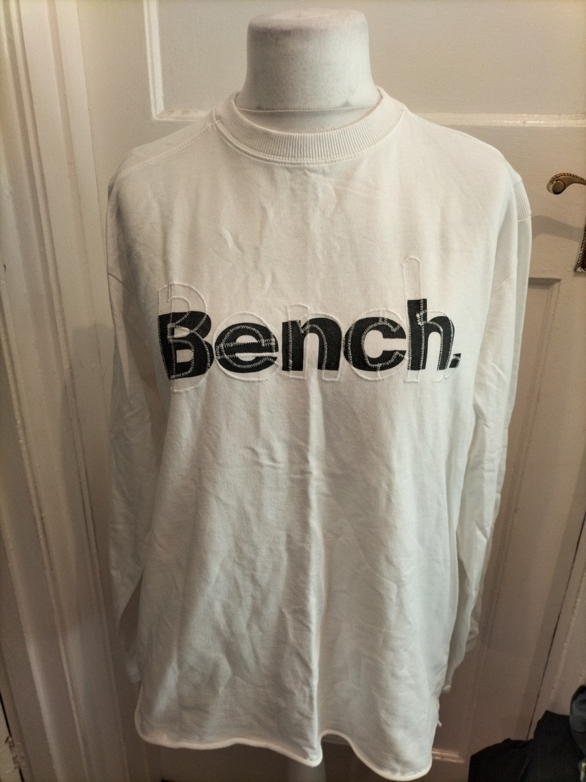 Mens Bench Size XL White Print Long Sleeve T-shirt
