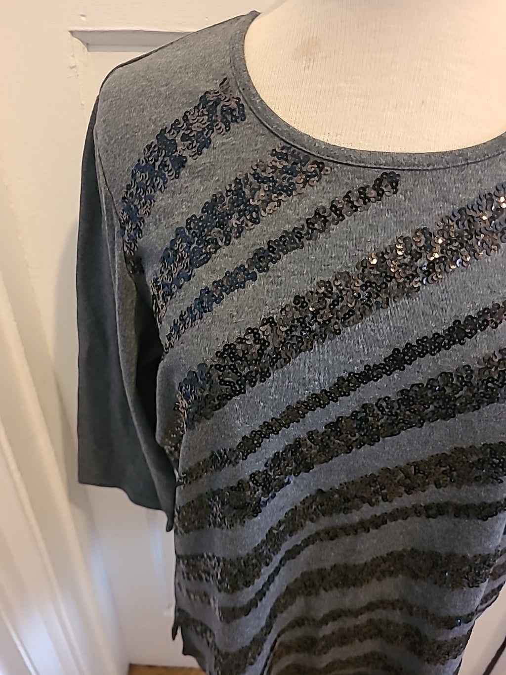Ladies Quacken Factory Size Medium Grey With Black Sequin Long Sleeved Tshirt