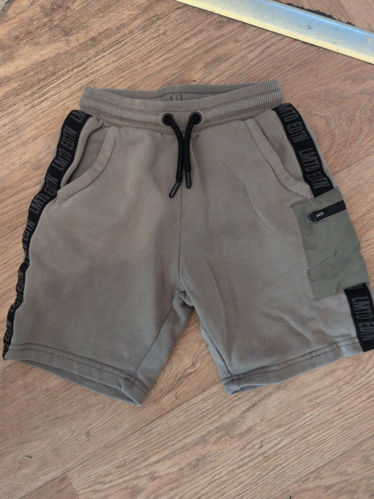 Nutmeg 7-8 Years Green Sweat Shorts