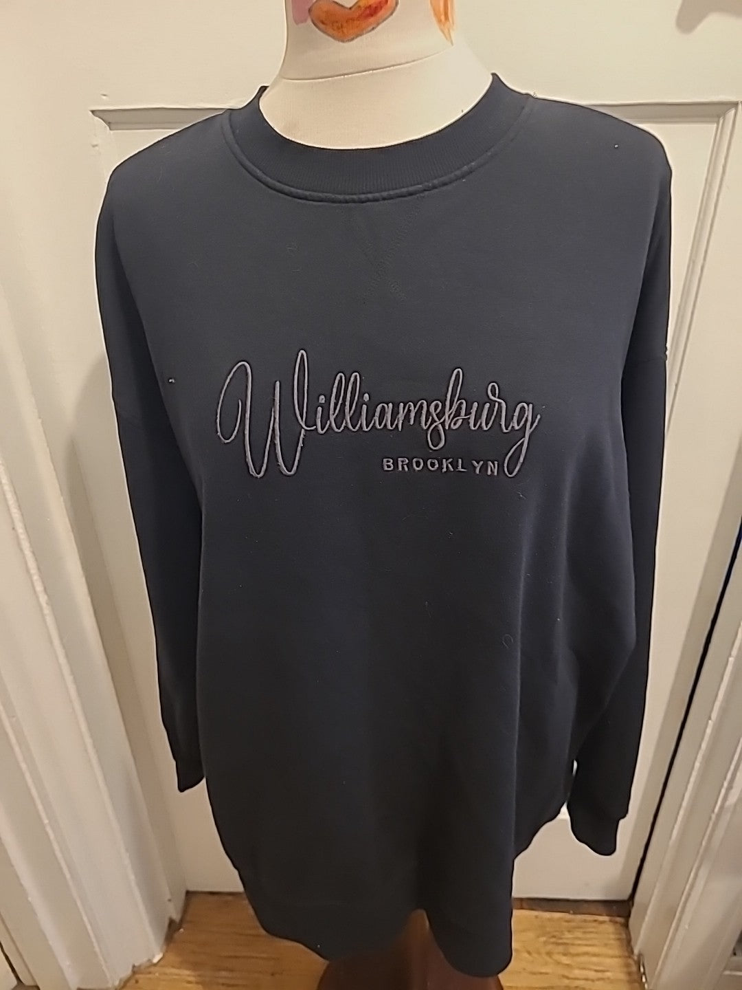 Mens Tu Size Medium Long Sleeved Black Sweatshirt
