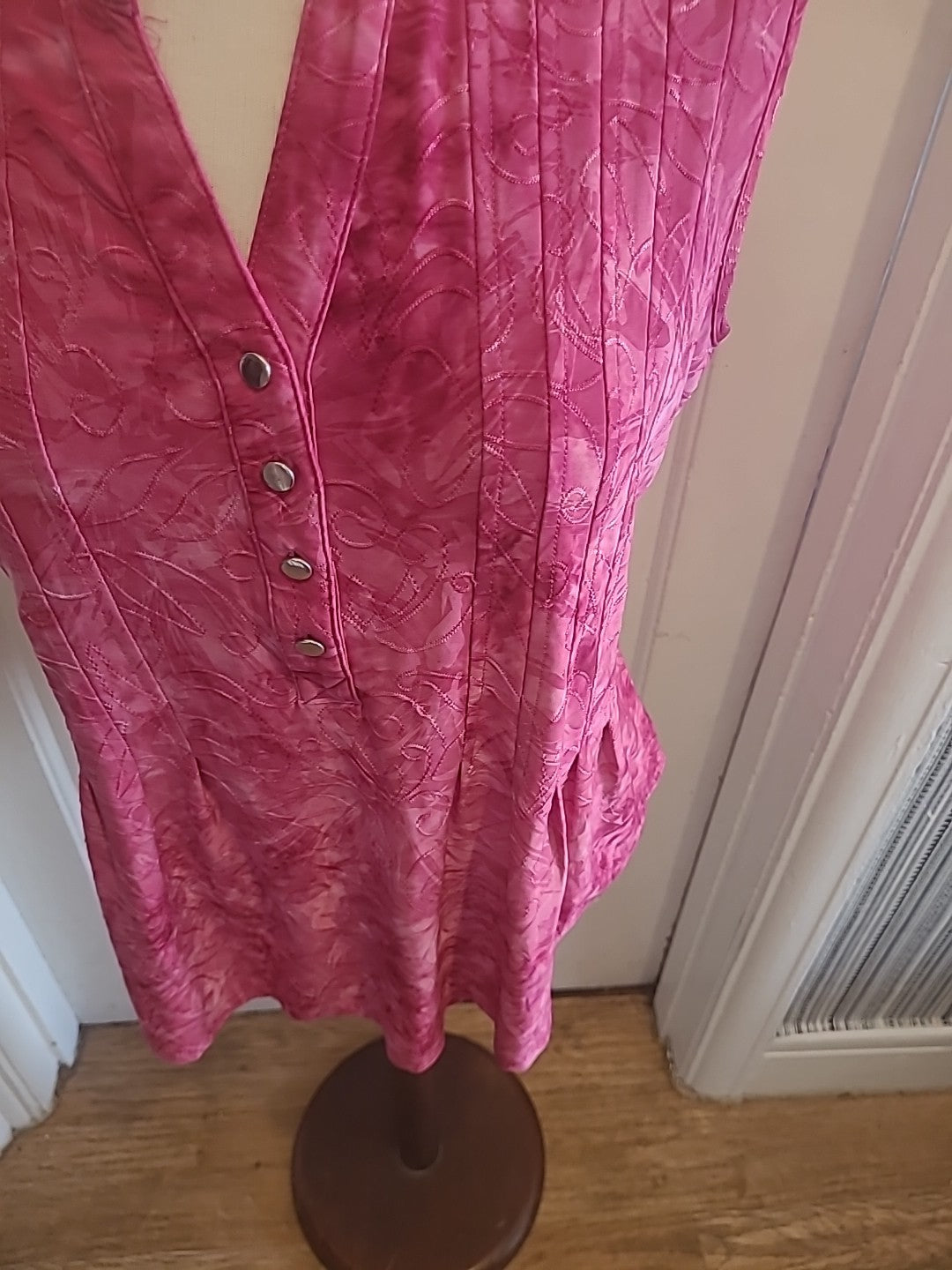 Ladies Westport Size Medium Pink Dye Sleeveless Tshirt