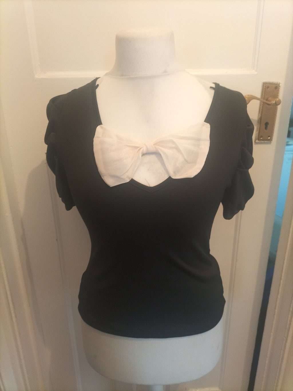 Ladies Size Small Black And White Short Sleeve Bow Detailed Blouse