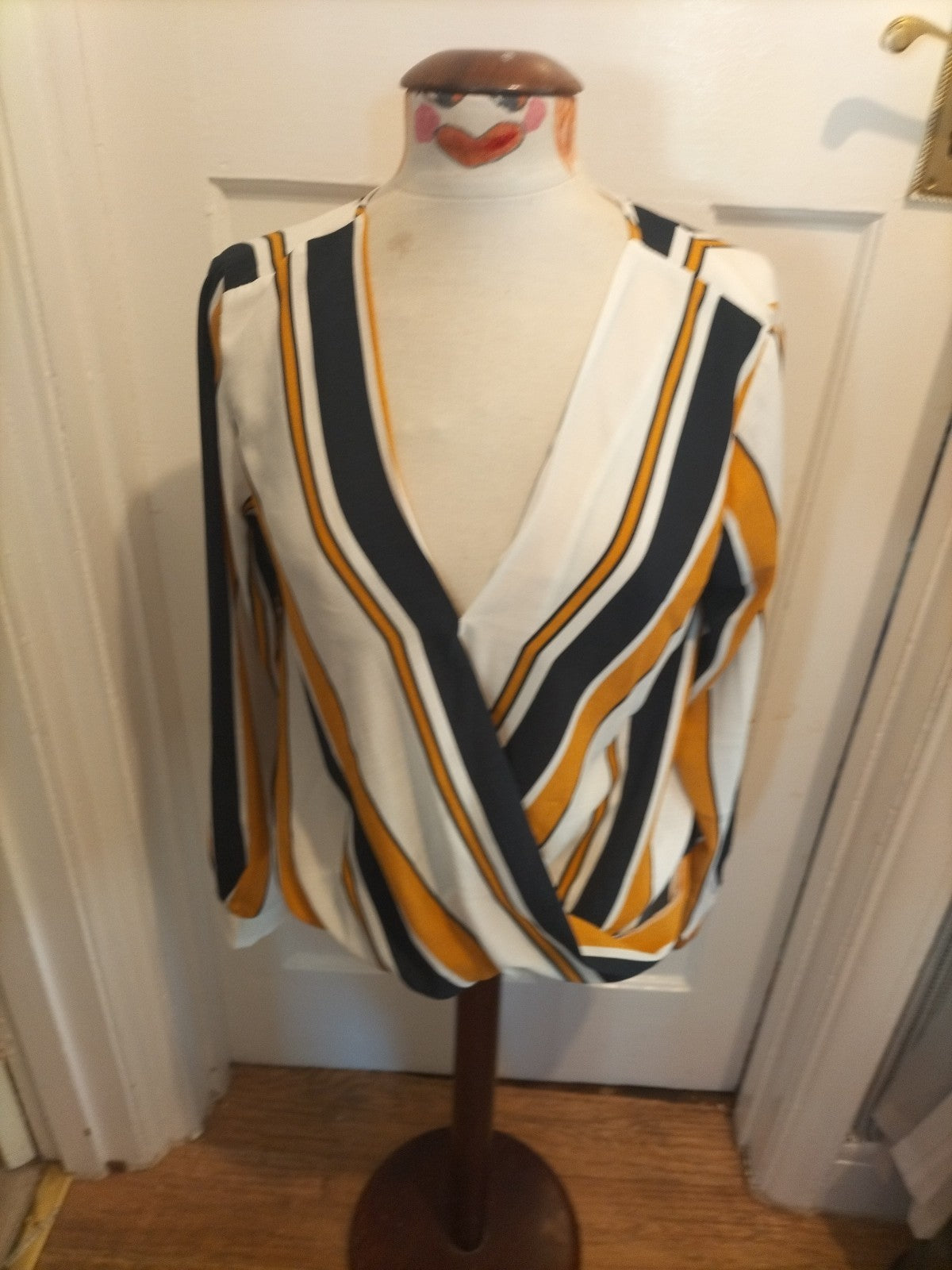 Ladies George Size 12 Orange With White And Black Pattern V Neck Blouse
