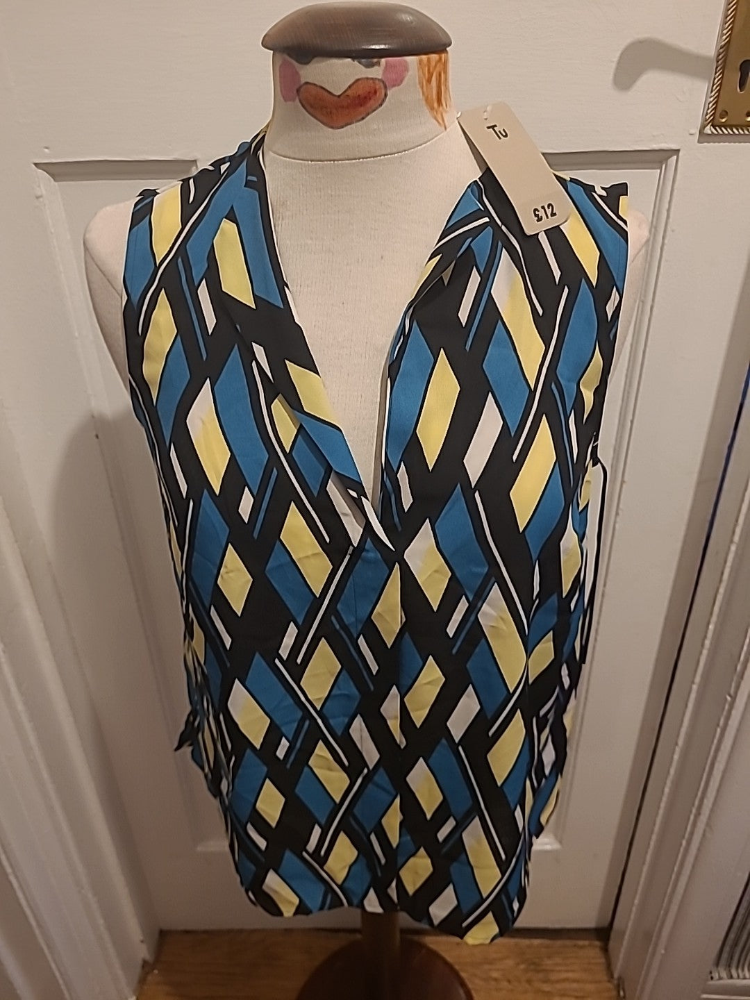 Brand New Ladies Tu Size 12 Yellow Green Diamond Shape Design Sleeveless Blouse
