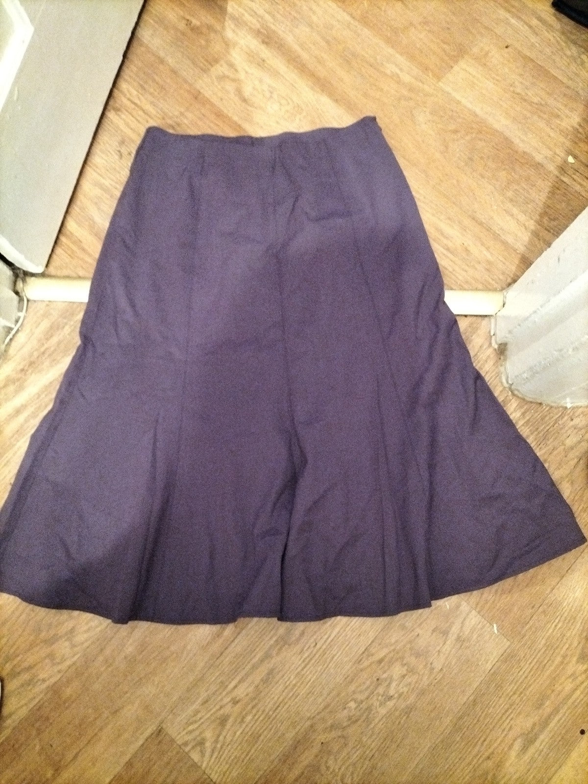 Ladies Artigiano Size Large Purple Flare Skirt