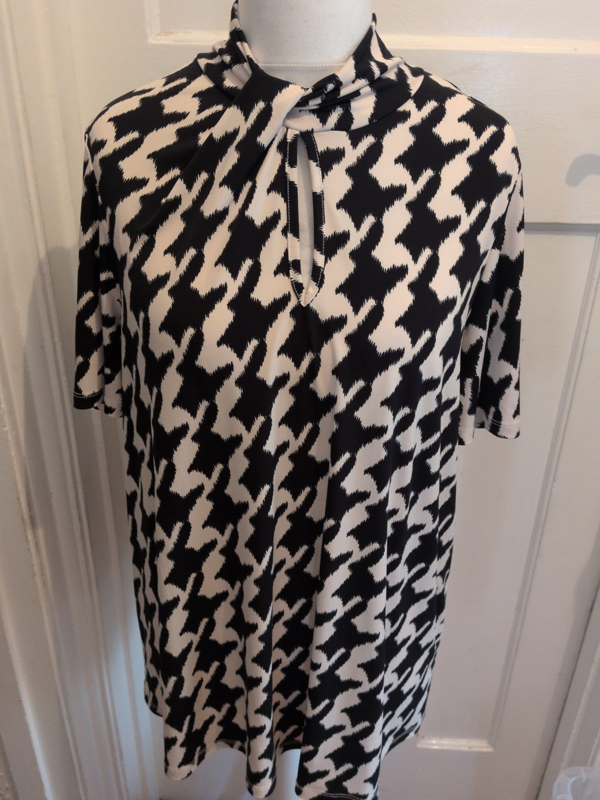 Tu 16 Ivory And Black Streaky Short Sleeve Blouse