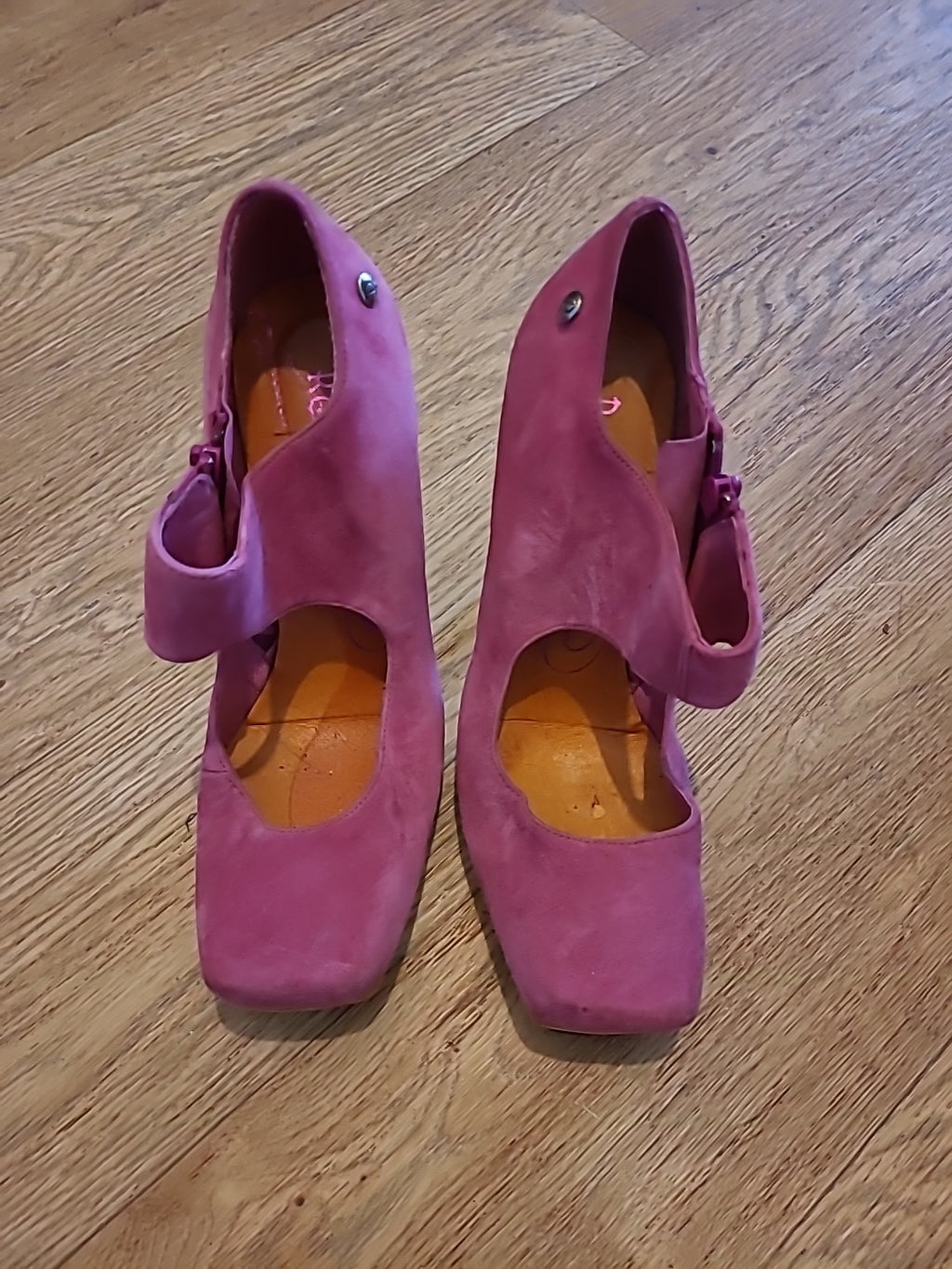 Ladies Red Or Dead Size 6 Pink Heels