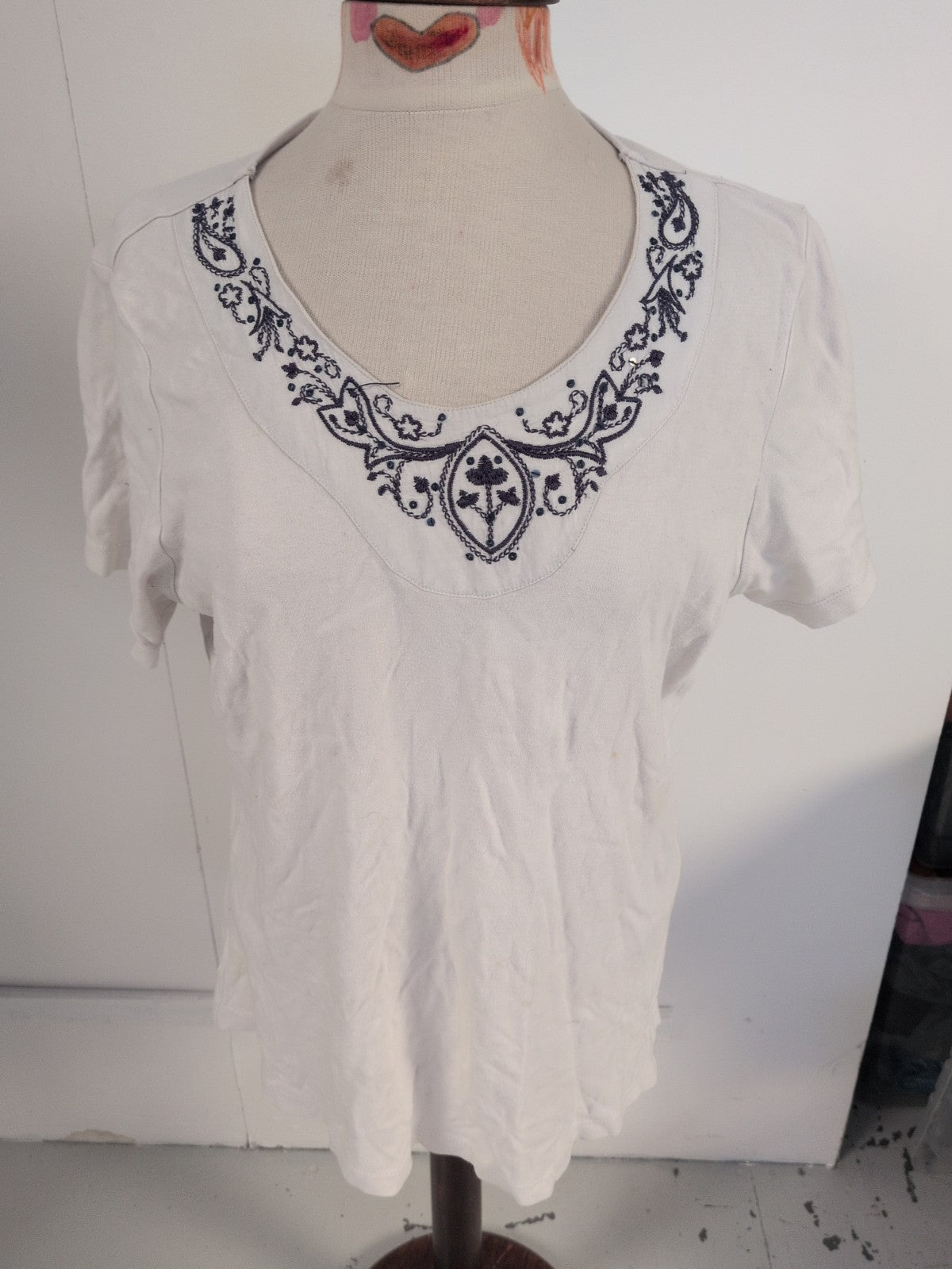 Isle 18-20 Ivory And Navy Embroidered Neck Short Sleeve Blouse