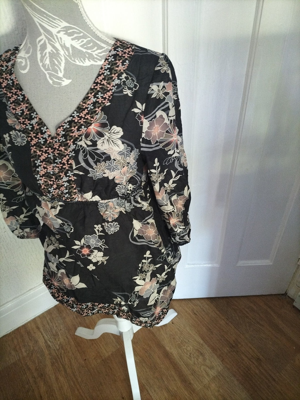 Ladies H&M Size Small Black Long Sleeve Blouse