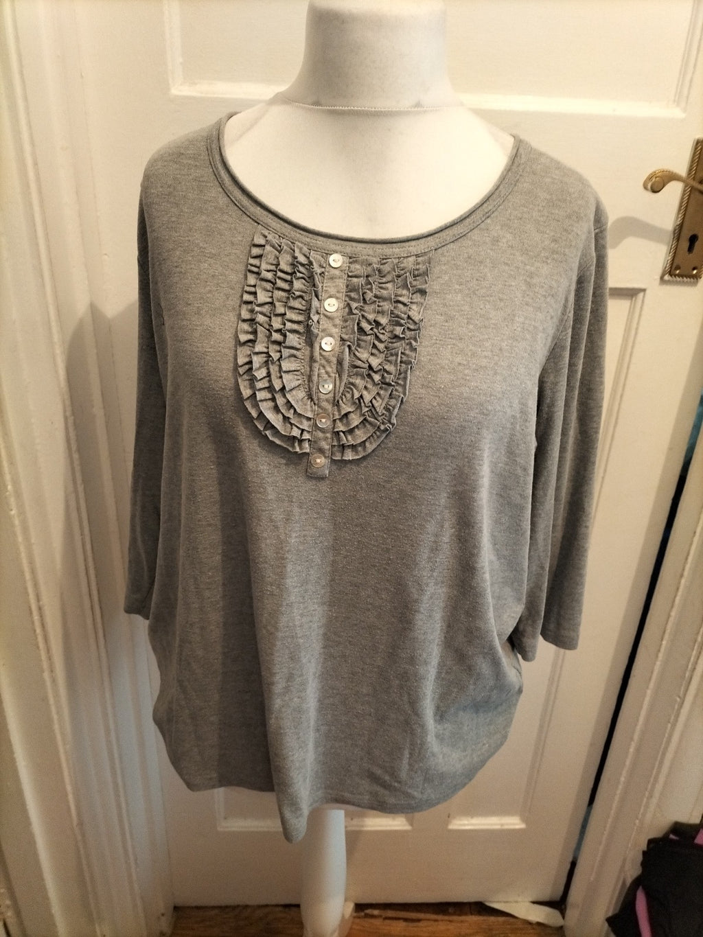 BM Casual Xl grey Scoop Neck Patterned Chest Long Sleeve Blouse
