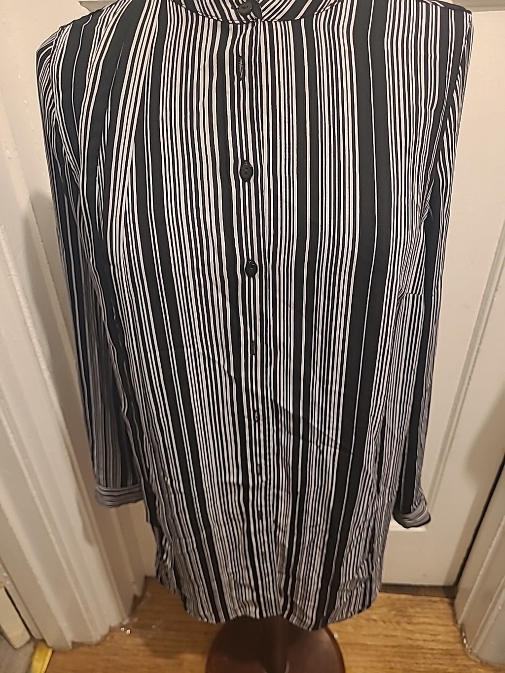 Ladies Papaya Smart Size 14 Black/White Striped Long Sleeved Buttoned Blouse