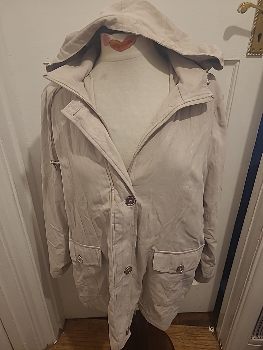 Ladies Finesse Size 18 Light Beige Lined Zipped Coat