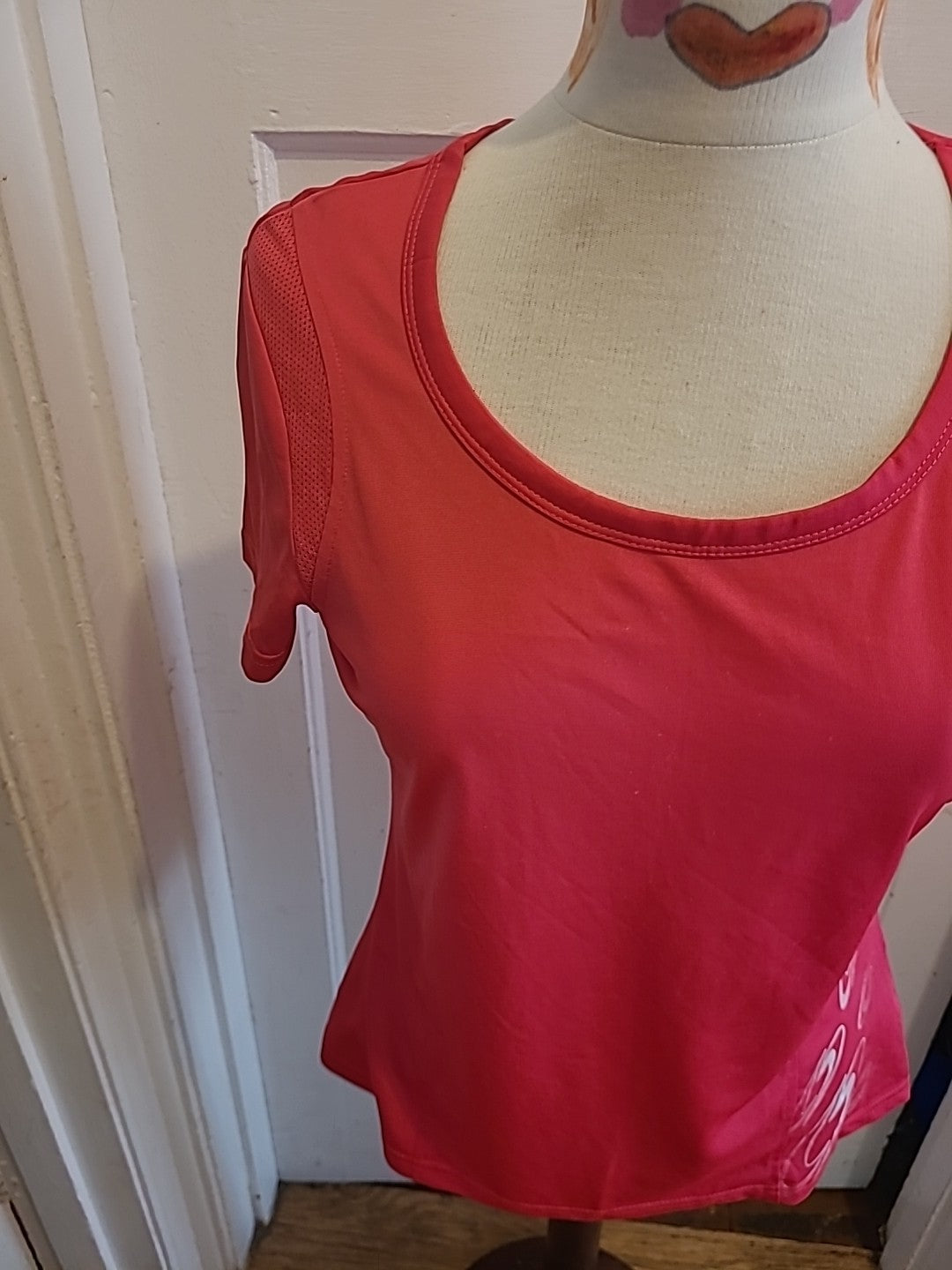 Ladies Crivit Size 14-16 Cerise Short Sleeved Tshirt