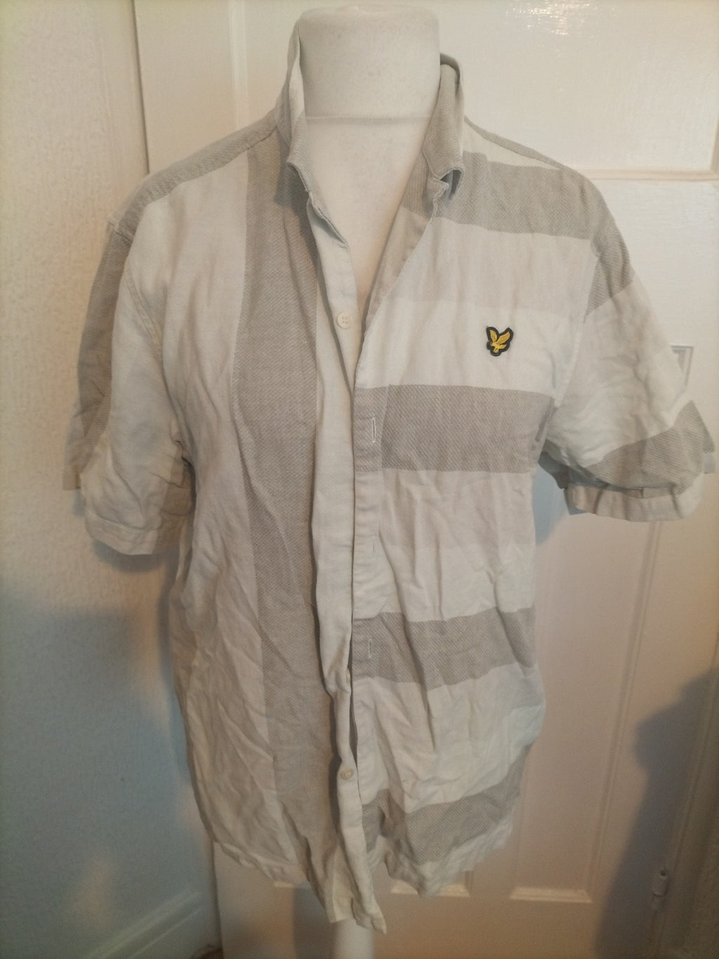 Mens Lyle&Scott Size Large Grey And White Striped Shirt