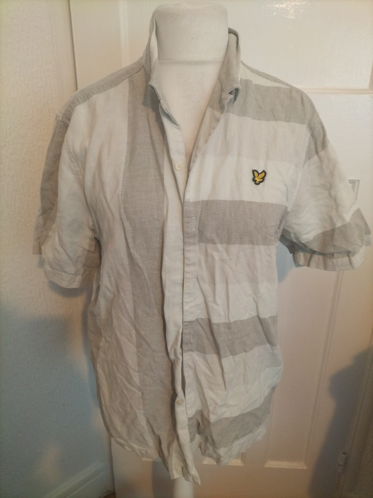 Mens Lyle&Scott Size Large Grey And White Striped Shirt