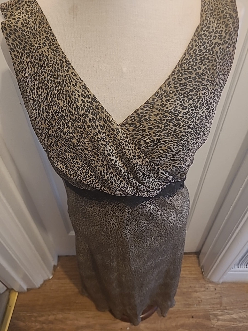 Ladies Quin & Donnelly Size 16 Brown Black Lined Sleeveless Dress