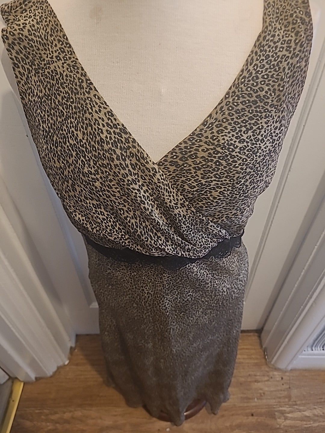 Ladies Quin & Donnelly Size 16 Brown Black Lined Sleeveless Dress