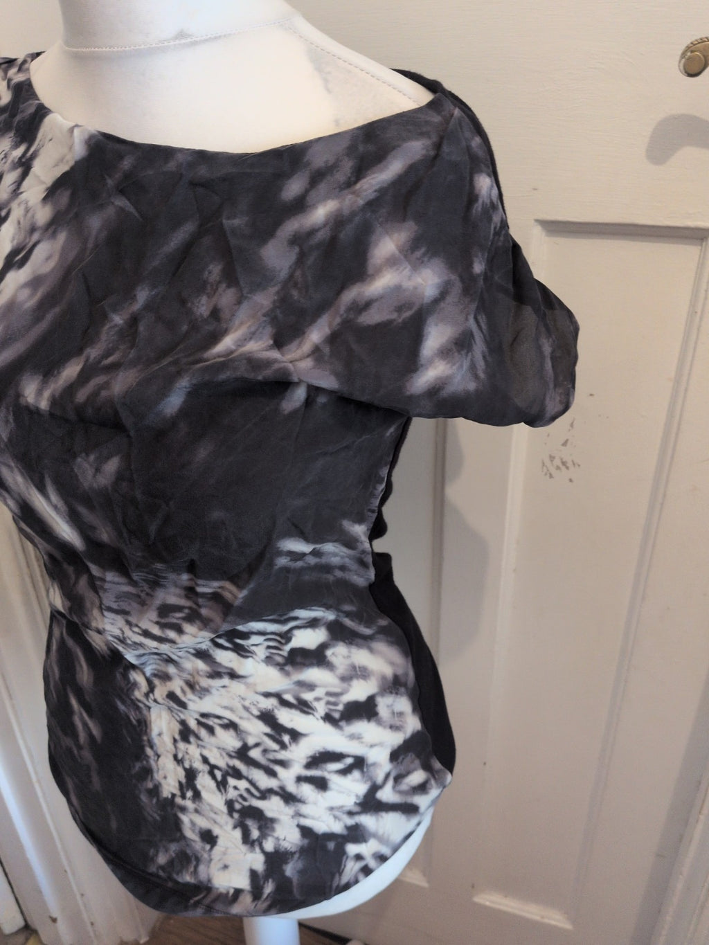 Ladies Mint Velvet Size 12 Black And Grey With White Short Sleeve T-shirt