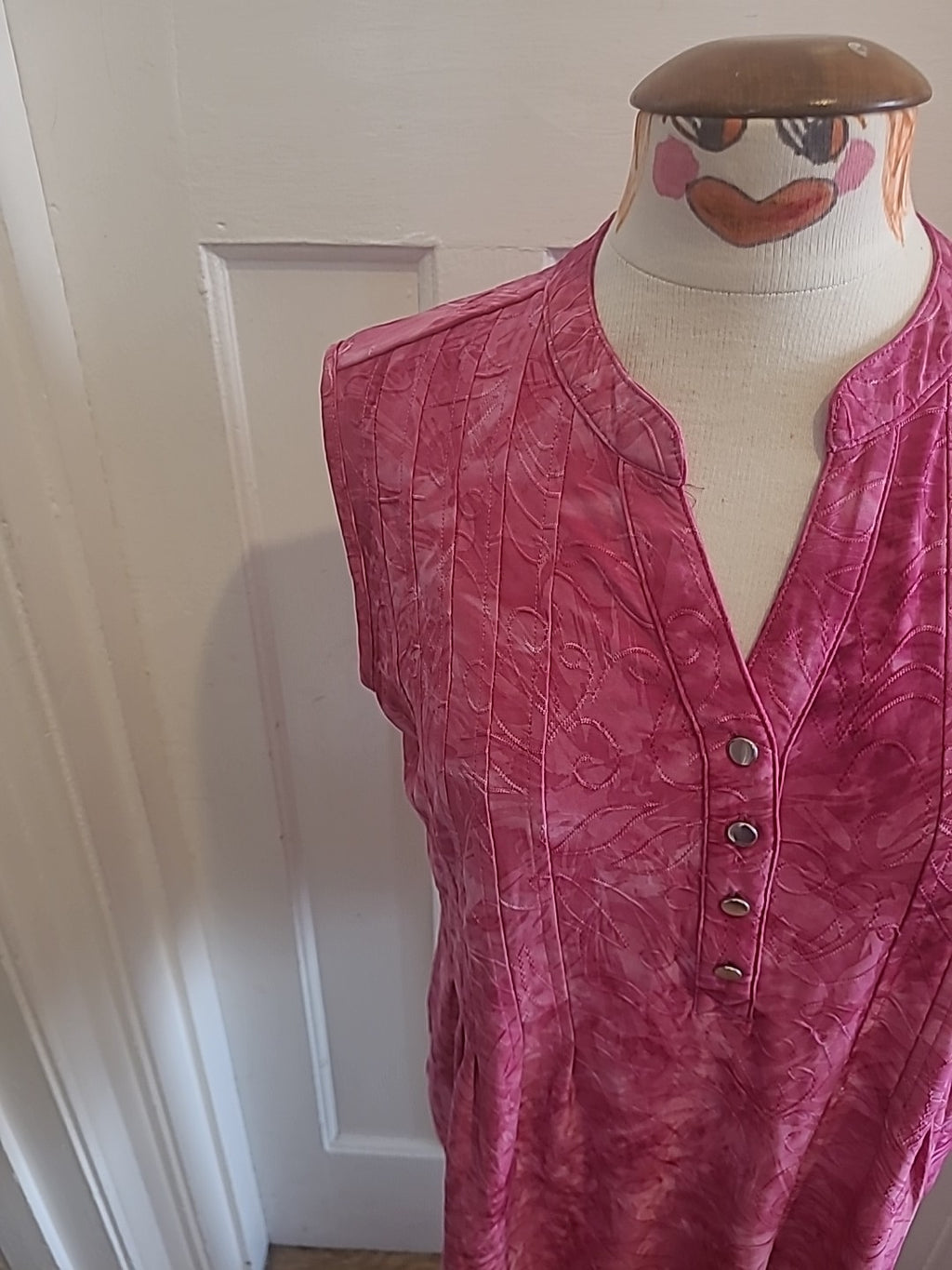Ladies Westport Size Medium Pink Dye Sleeveless Tshirt