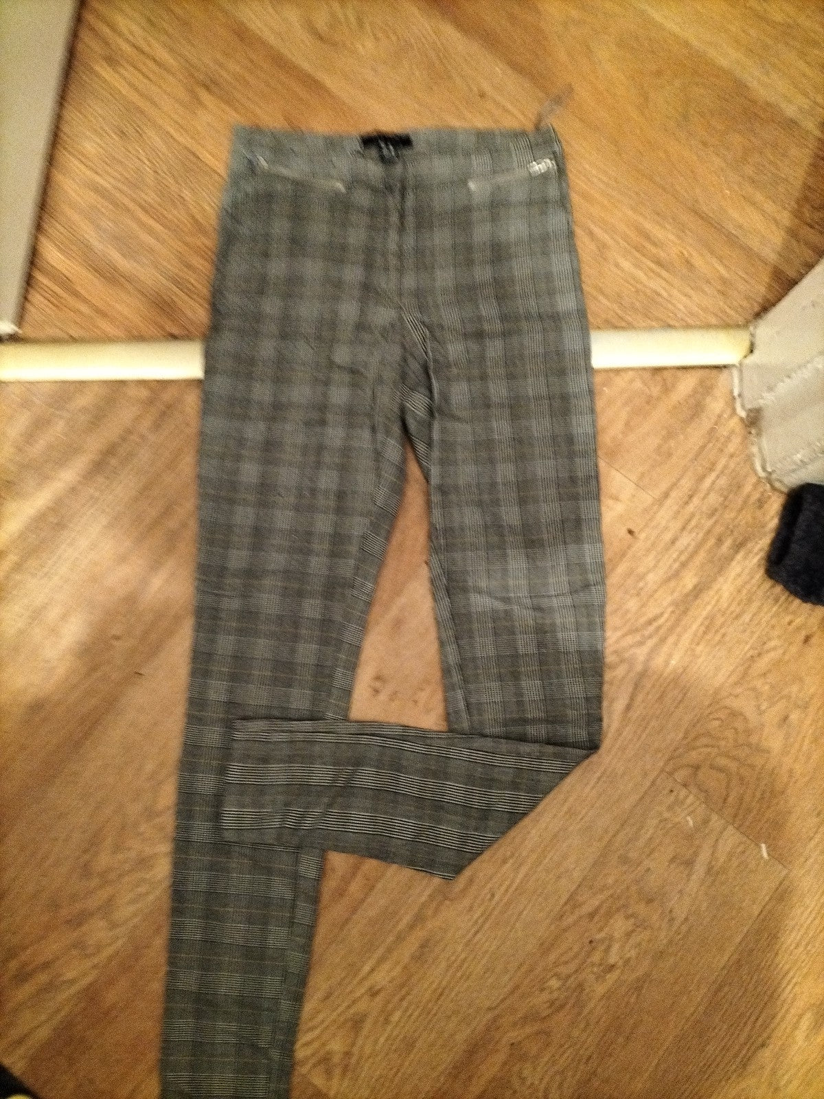 Ladies New Look Size 8 Grey Check Trousers
