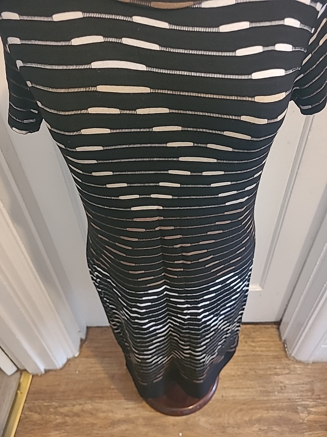 Ladies Elisabetta Villa Size Medium Black White Brown Striped Short Sleeved...
