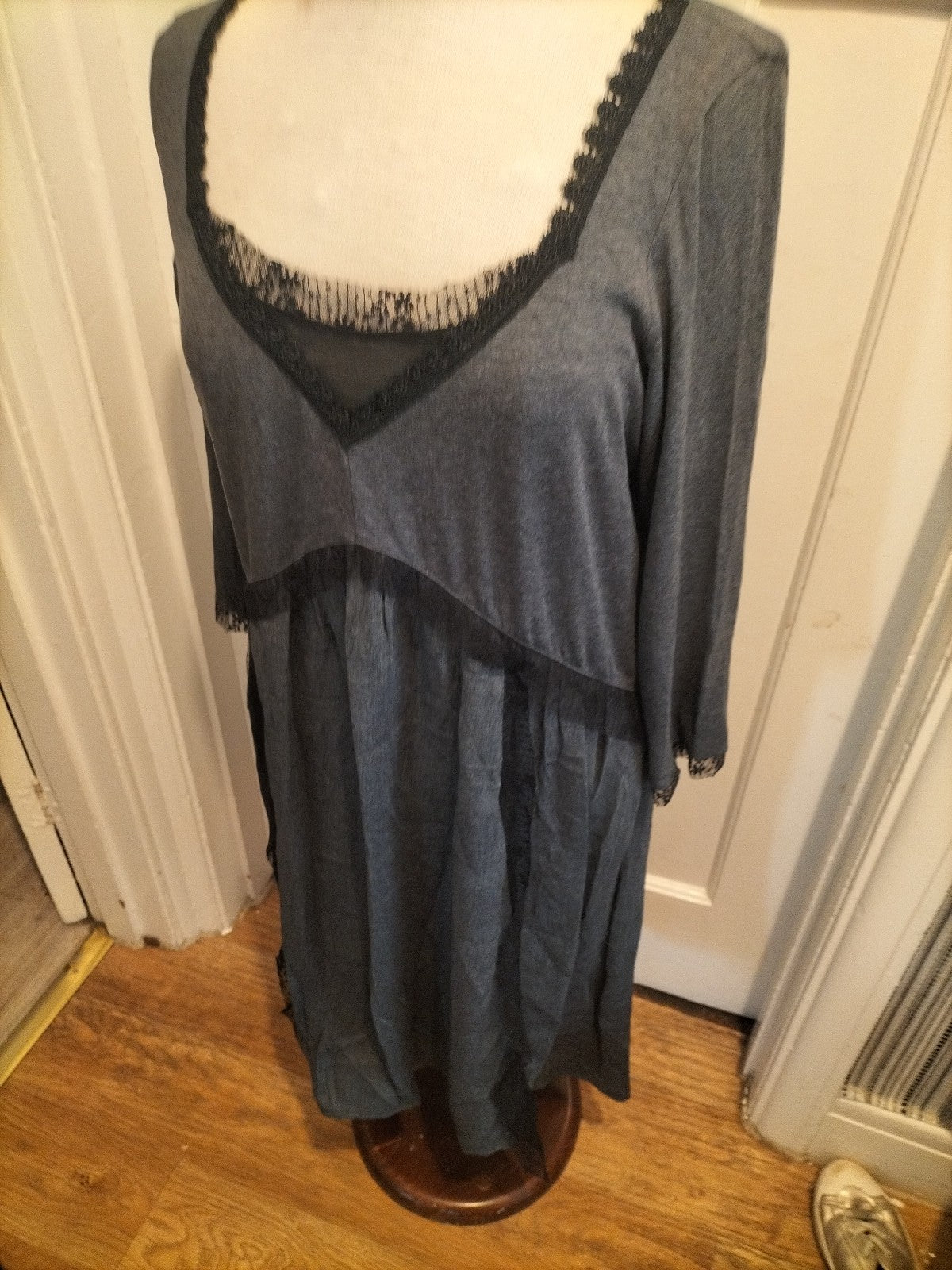 Ladies Size Large Grey And Black Lined Mid Sleeved Dress