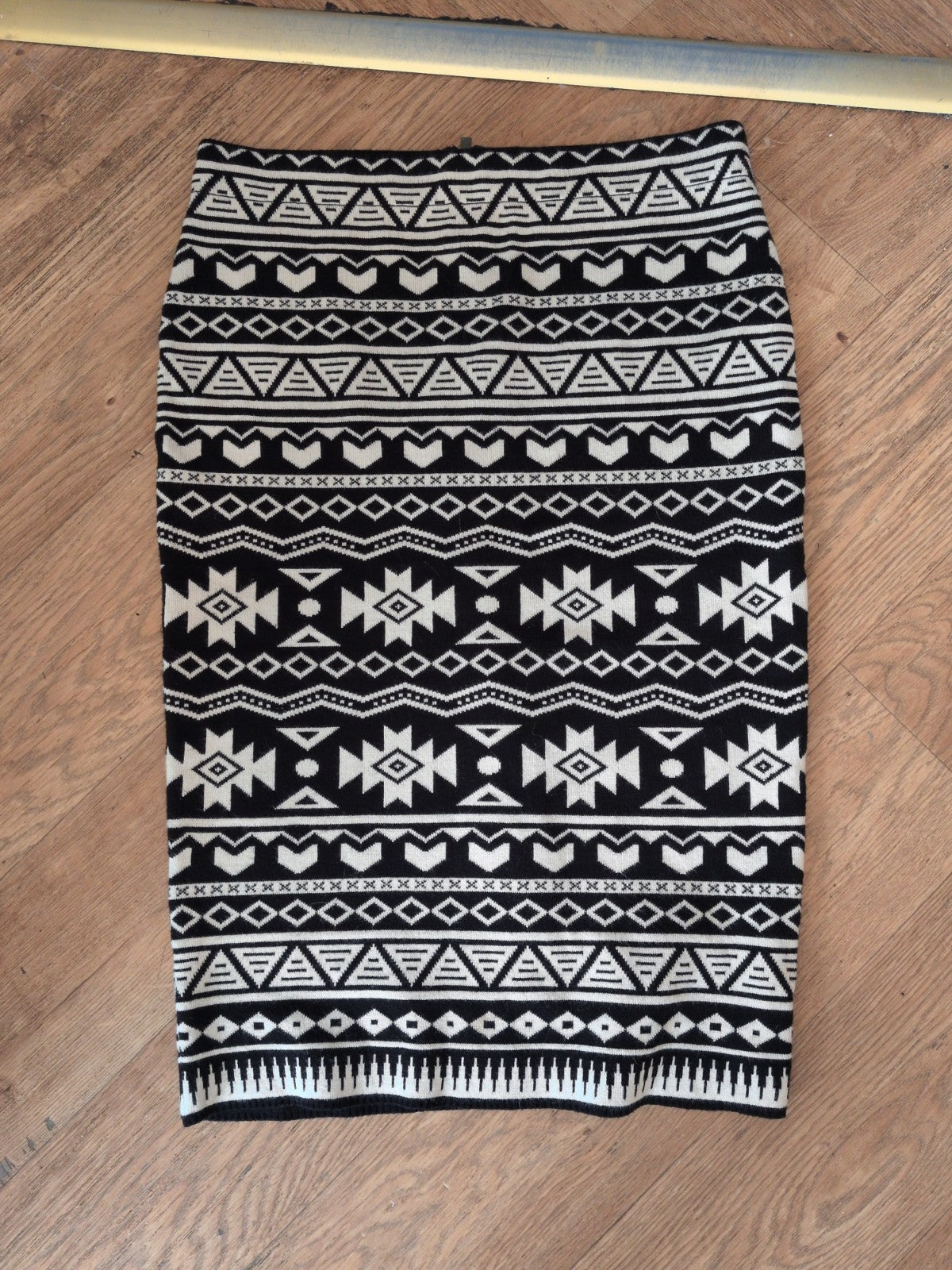 Atmosphere Primark 14 Cream And Black Aztec Midi Skirt