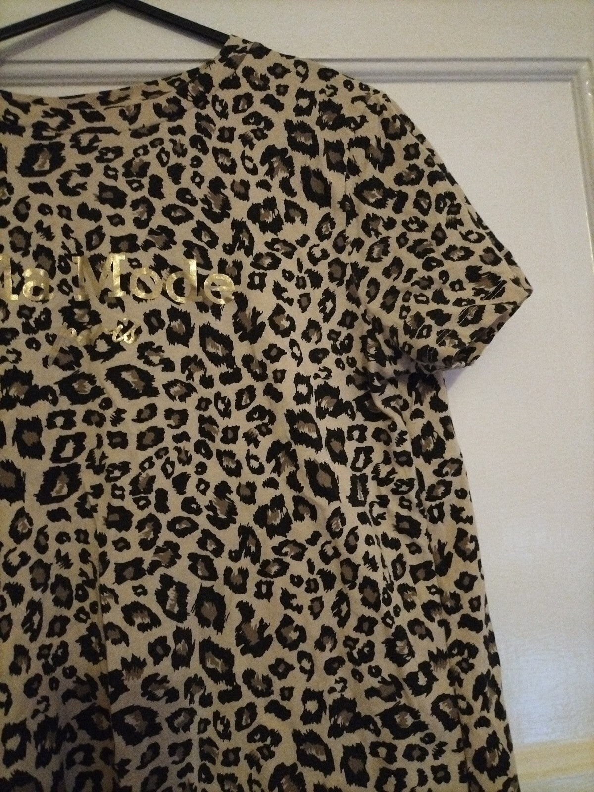 Ladies F+f Size 8 Leopard Print Short Sleeved Blouse