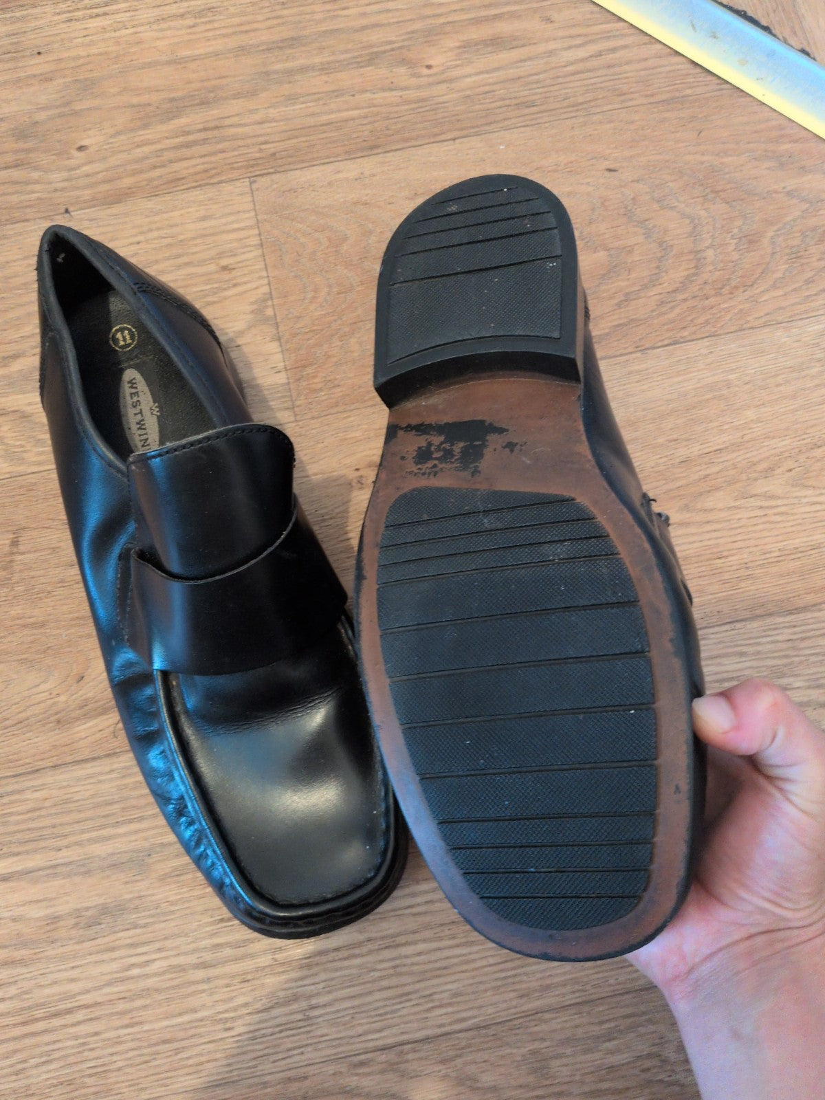 Westwind UK 11 Black Smart Shoe