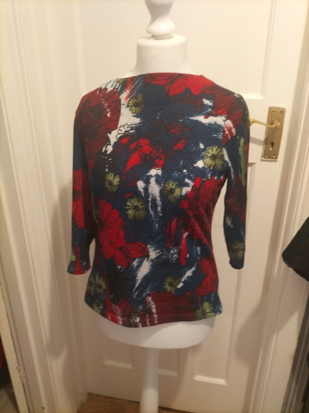 Ladies EWM Size 16 Navy/Purple Floral 3/4 Sleeve Blouse