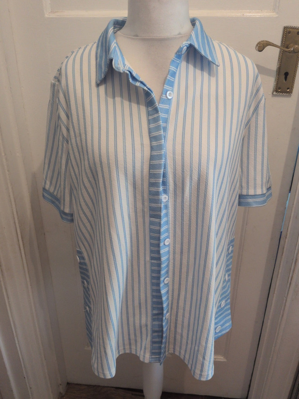 Ladies Size 4XL Blue Striped Collared Short Sleeve Blouse