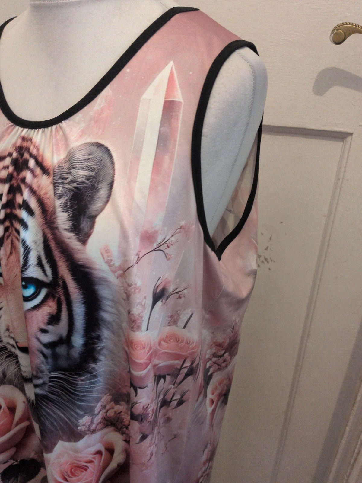 Ladies 3XL Multi Tiger Image Print Sleeveless T-shirt