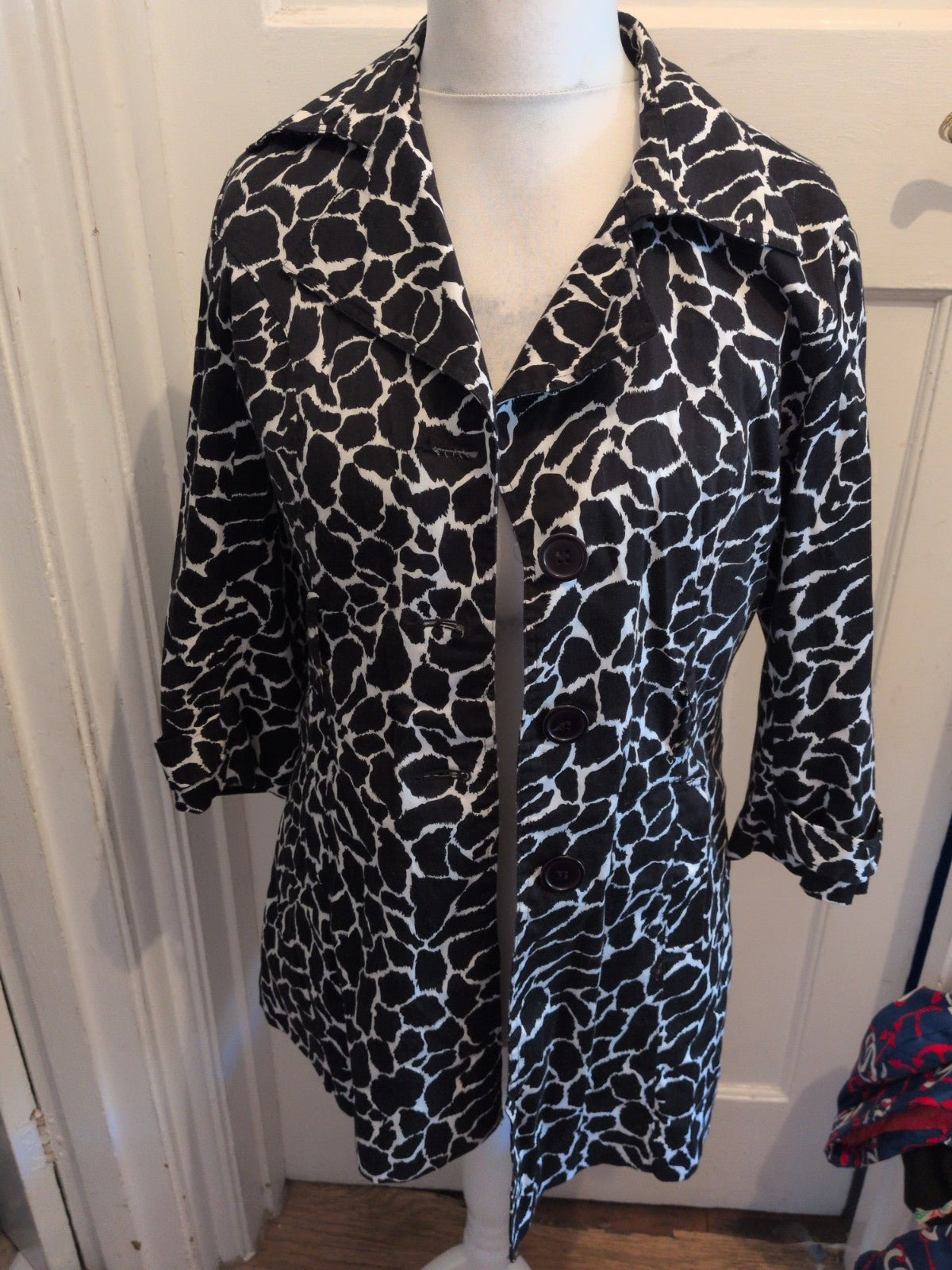 Ladies Izabel London 14 Black And White Collared Buttoned Jacket