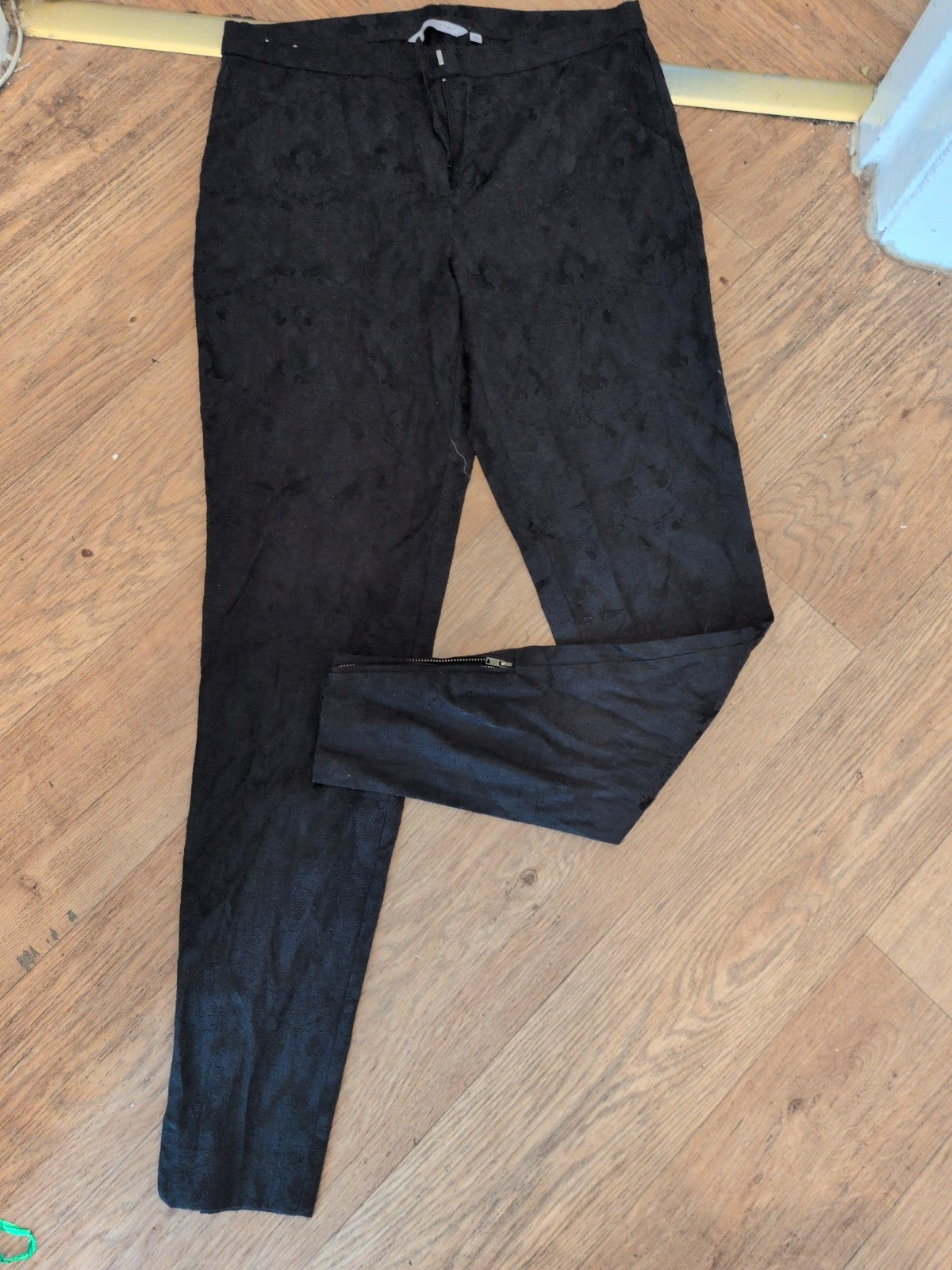 Ladies New Look Size 10 Black Patterned Slim Trousers