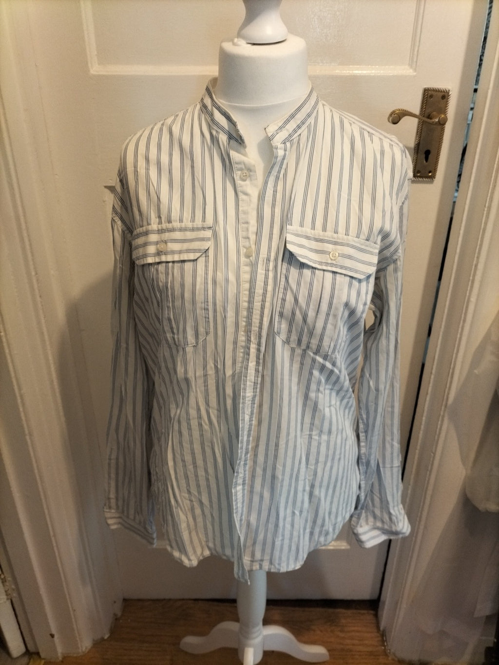 Mens Zara Size Large Classic Blue And White Striped Shirt