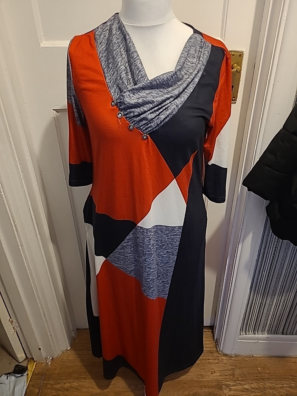 Ladies Size Large Grey/Red/Black Short Sleeved Maxi Dress