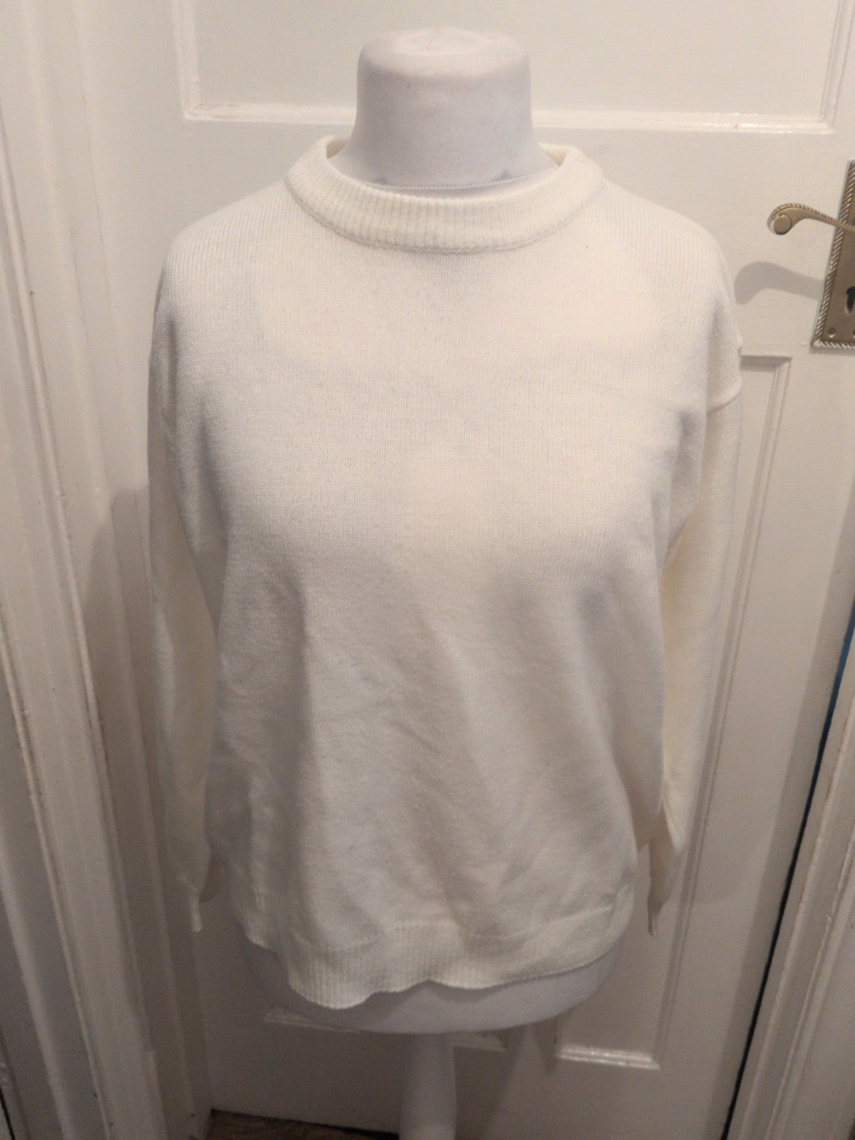 Damart 20/22 White Long Sleeve Pullover Jumper
