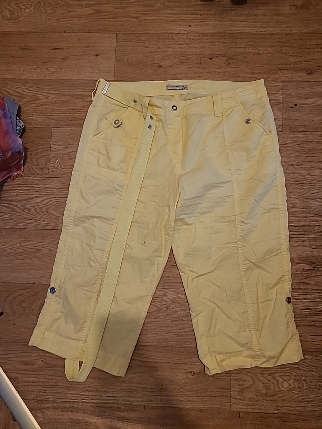 Ladies BHS Size 16 Yellow Cropped Trousers With Belt